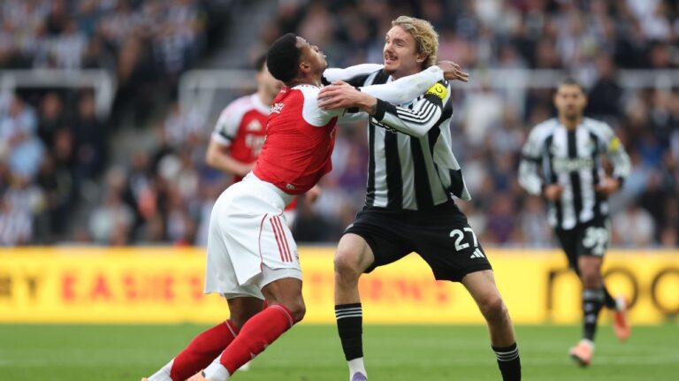 Woltemade rejeita pedido de desculpas de Gabriel após “cotovelada” em derrota do Newcastle