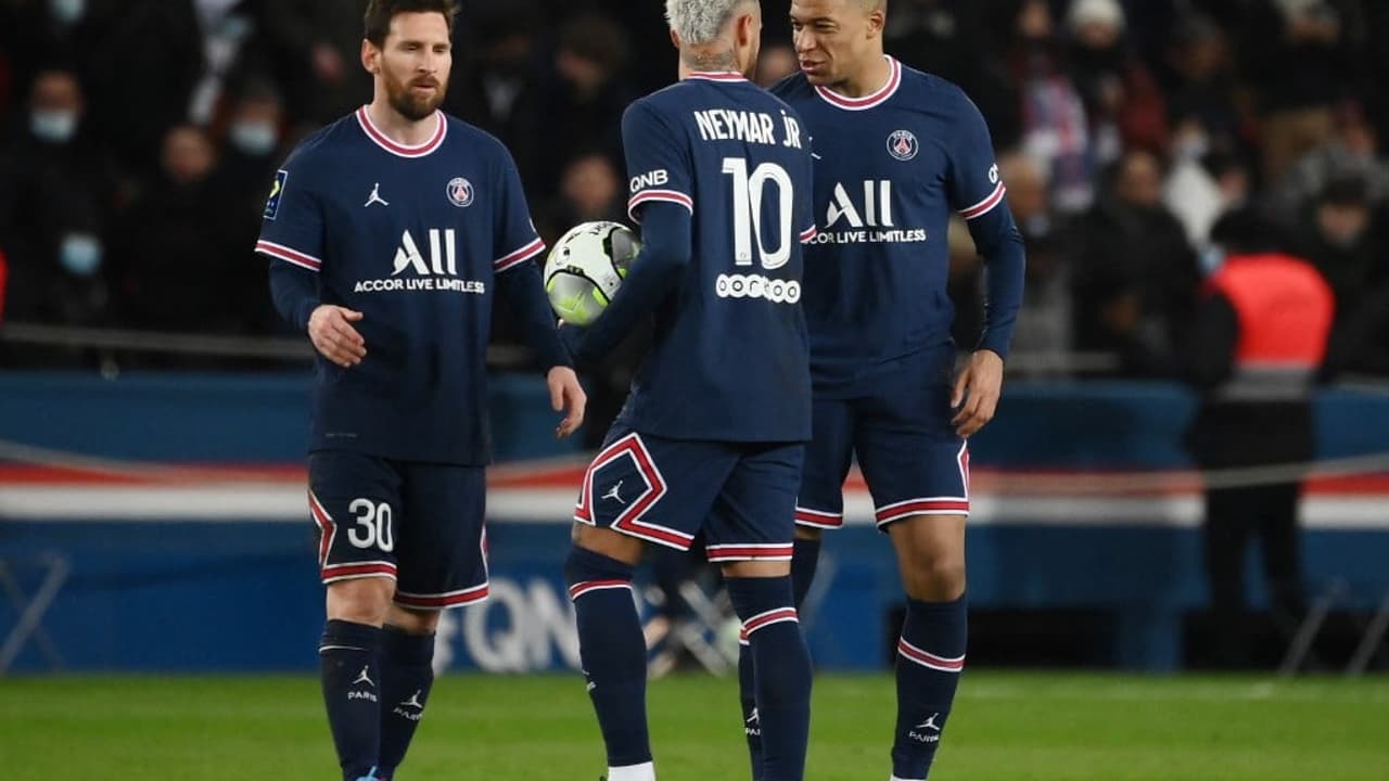 Ex-jogador brasileiro do PSG aponta dificuldade para encaixar Messi, Neymar e Mbappé no mesmo time - Imagem do artigo original