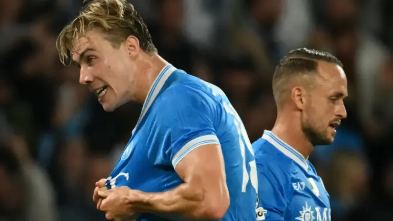 Napoli derrota Sporting na Champions com brilho de ex-Manchester United