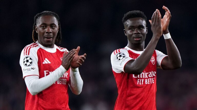 Arteta destaca elenco mais forte após poupar titulares em vitória sobre o Olympiacos