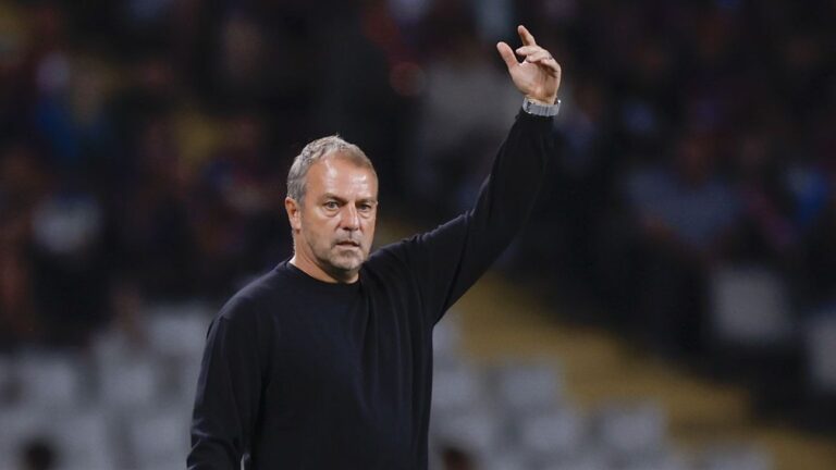 Flick reconhece diferença após derrota do Barcelona para o PSG na Champions