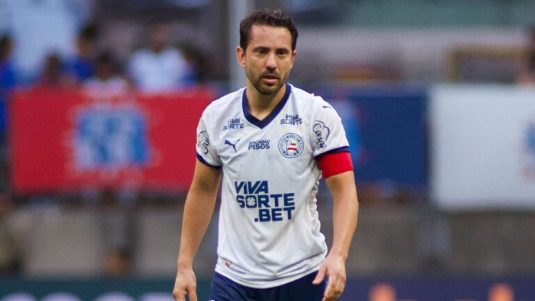 Éverton Ribeiro passa por cirurgia após diagnóstico de câncer na tireoide