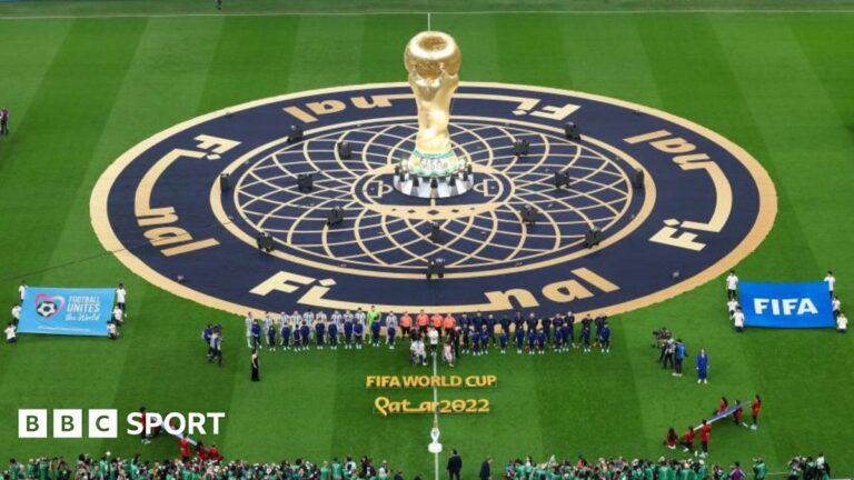 Infantino pede “mente aberta” para mudanças no calendário da Copa e fala em ampliar Mundial de Clubes