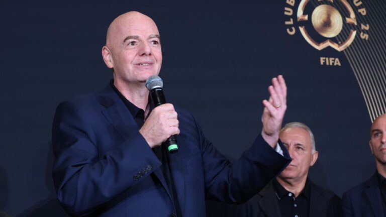 Infantino defende “mente aberta” para datas futuras da Copa do Mundo