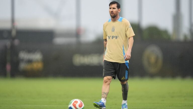 Messi volta a treinar com a Argentina após atuar pelo Inter Miami