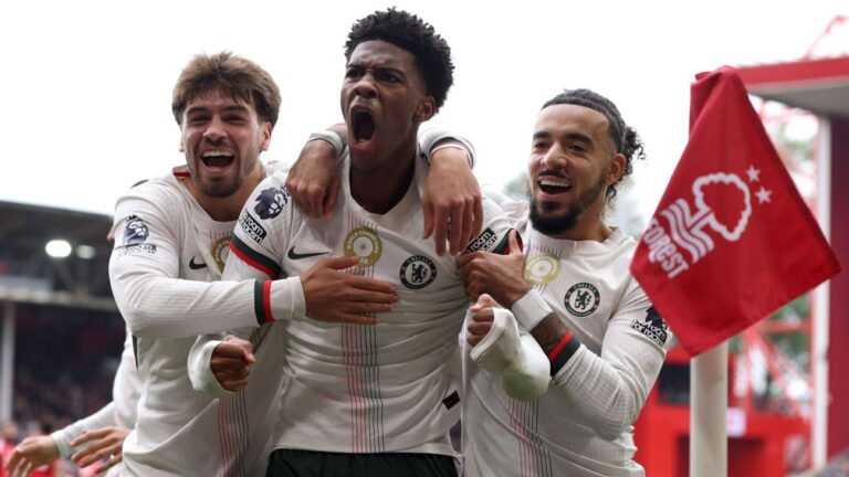Chelsea goleia Nottingham Forest na reabertura da Premier League