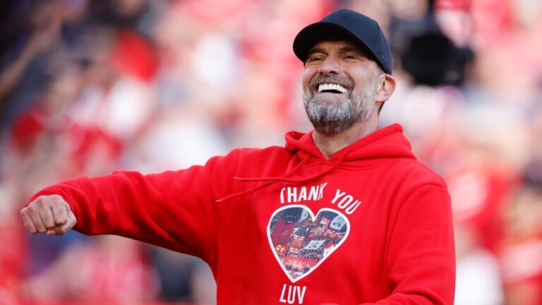 Klopp admite retorno ao Liverpool como “teoricamente possível”, mas afirma não sentir falta de treinar