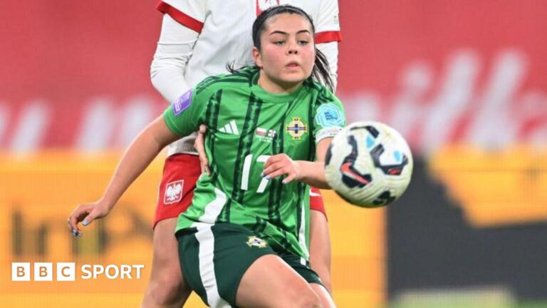 Joely Andrews garante Irlanda do Norte tranquila para duelo contra a Islândia na Liga das Nações