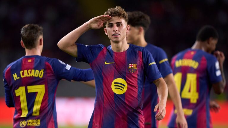 Barcelona atropela Olympiacos por 6 a 1 na Champions e ganha moral antes do Clásico