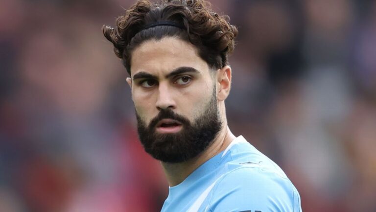 Gvardiol diz que quase abandonou o futebol para jogar basquete