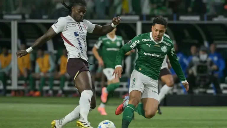 Jornal equatoriano critica decisão de árbitro em Palmeiras x LDU