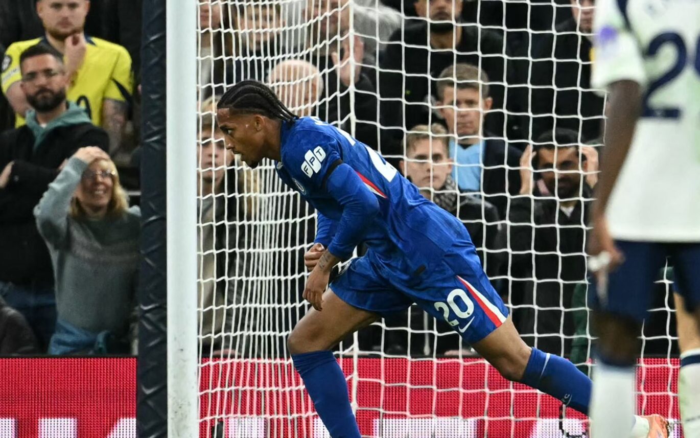 Vídeo de treinador europeu impressionado com gol de João Pedro viraliza com a frase “Só brasileiros” - Imagem do artigo original