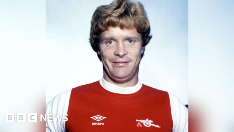 Ex-defensor de Aberdeen e Arsenal, Willie Young morre aos 73 anos