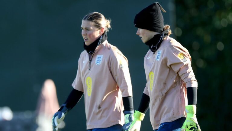 Bompastor critica Mary Earps e cobra respeito a Sarina Wiegman