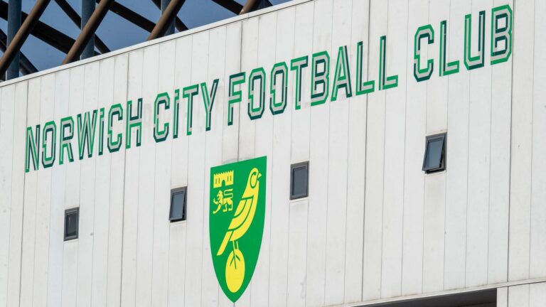 Norwich City registra prejuízo de £20,7 milhões e queda de faturamento sem verba da Premier League
