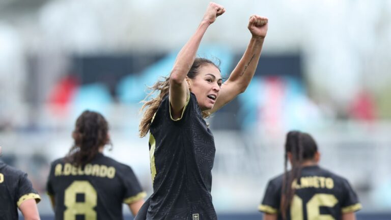 Do carro à artilharia: como o futebol salvou Christina Burkenroad, estrela do Monterrey