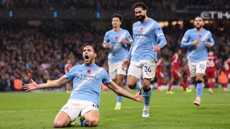 Manchester City domina Liverpool, vence por 3 a 0 e encosta na liderança da Premier League
