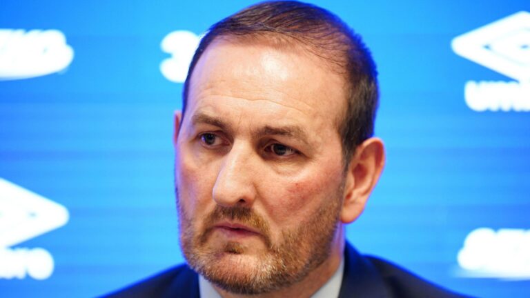 Thelwell cobra SFA por mais “consistência e qualidade” na arbitragem após derrota do Rangers