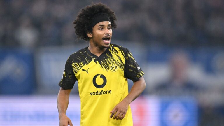 Adeyemi dá preferência ao Arsenal; Milan mira Lewandowski e outras movimentações do mercado