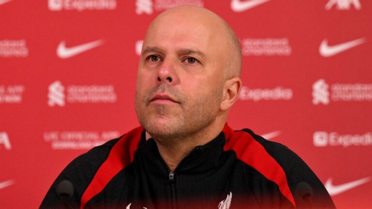 Slot descarta usar morte de Diogo Jota como justificativa para má fase do Liverpool