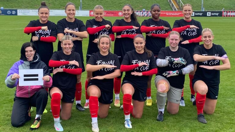 Clube inglês pressiona FA por premiação igual na Copa da Inglaterra feminina e masculina
