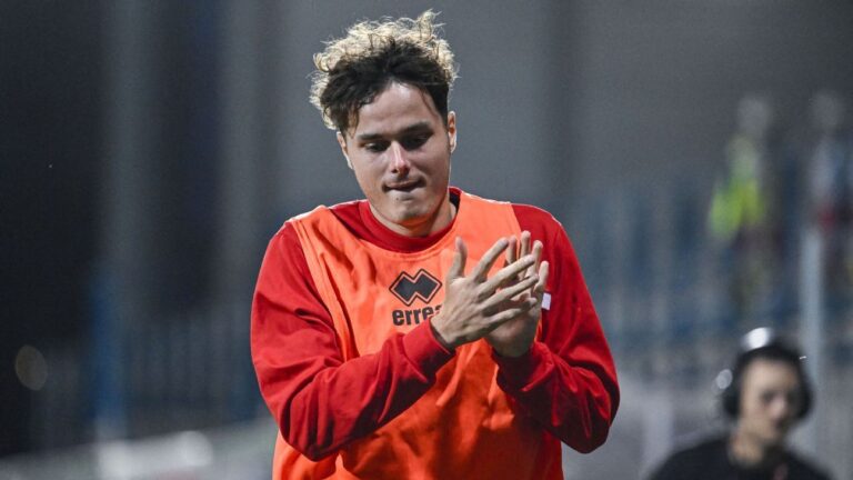 Ex-zagueiro do Inter de Milão e da seleção belga encerra carreira aos 26 anos