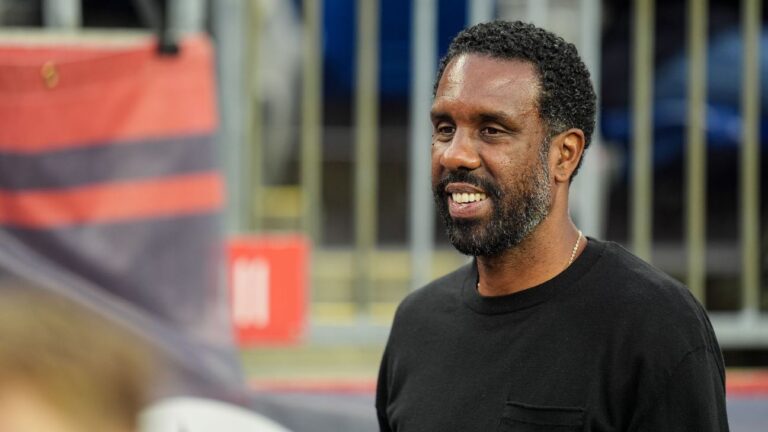 Celtic formaliza contato com Columbus Crew para contratar Wilfried Nancy